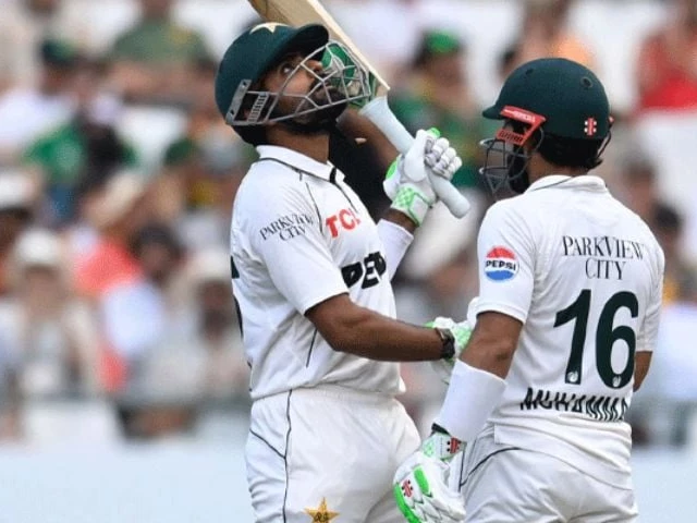 south africa enforce follow on after dismissing pakistan for 194