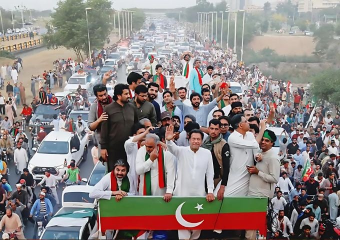 Then-PTI Chairman Imran Khan leads Azadi March to Islamabad on May 25, 2022. — Instagram/@ptiofficial