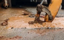 water crisis looms over karachi as leak reappears in repaired pipeline