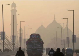 indian diwali celebrations worsen lahore s smog situation
