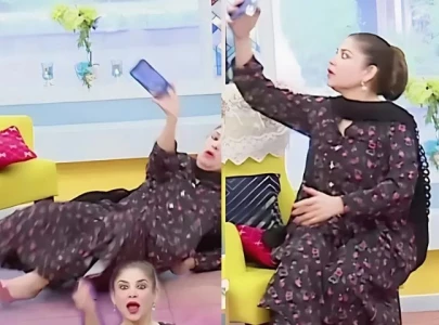watch actress mishi khan falls on live show while taking selfie