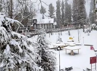 tourists urged to follow safety guidelines as murree receives snowfall