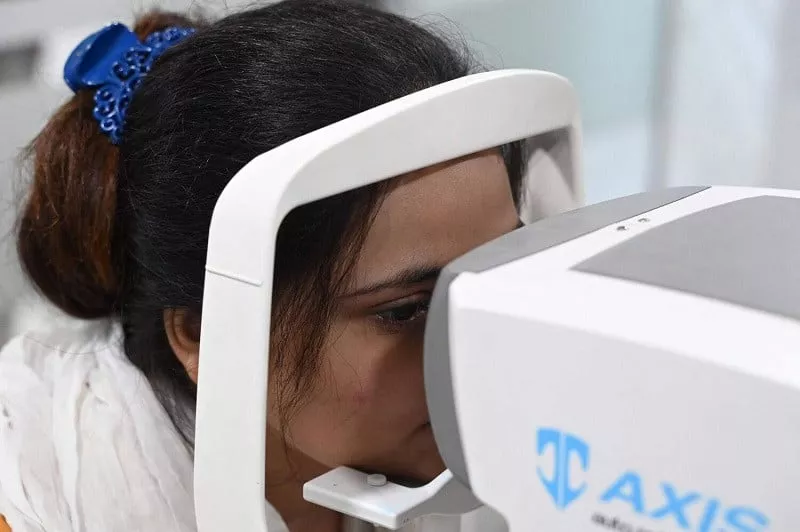 a doctor examines a patient suffering from an eye infection at a hospital in lahore on september 27 2023 photo afp a doctor examines a patient suffering from an eye infection at a hospital in lahore on september 27 2023 photo afp