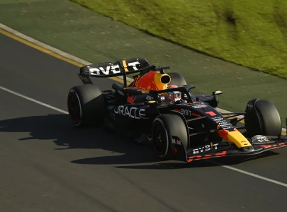 verstappen wins chaotic australian grand prix