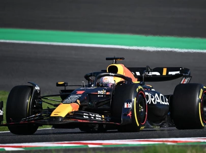 verstappen takes giant step towards title