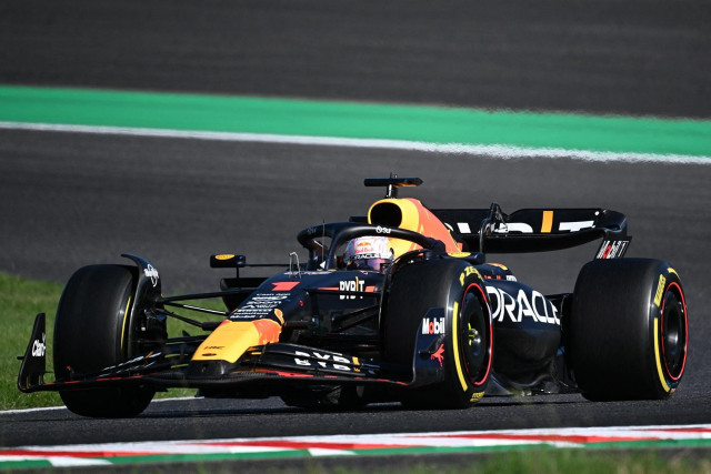 verstappen takes giant step towards title