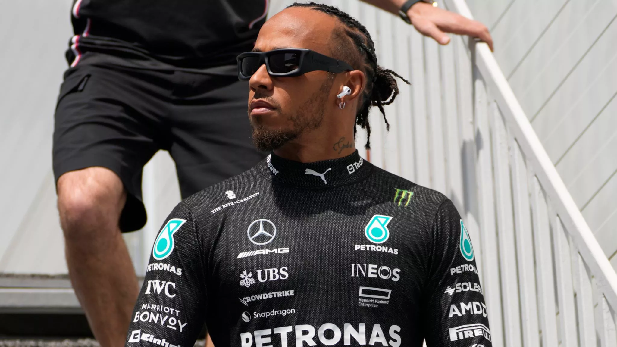button expects hamilton to fight on in 2024