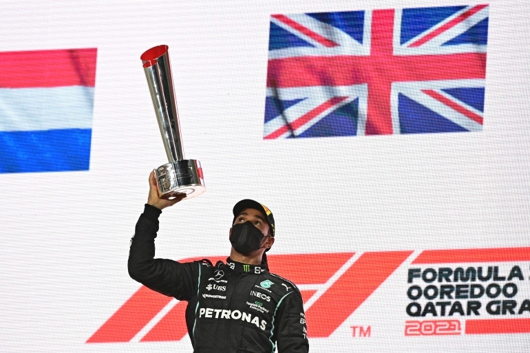 Anyone’s title as Hamilton wins in Qatar