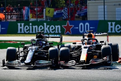 formula one heads into unknown with title race finely balanced formula one heads into unknown with title race finely balanced