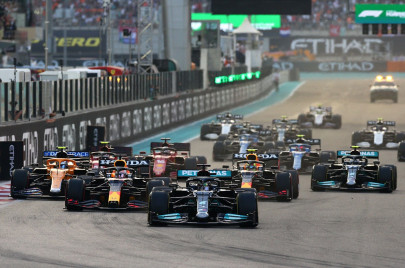 f1 to make covid vaccine mandatory for 2022 season