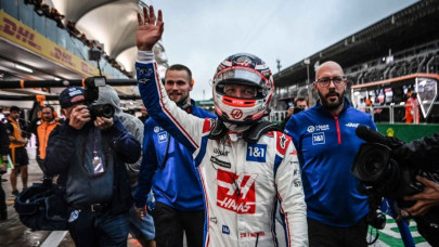 magnussen claims sensational maiden pole in brazil magnussen claims sensational maiden pole in brazil