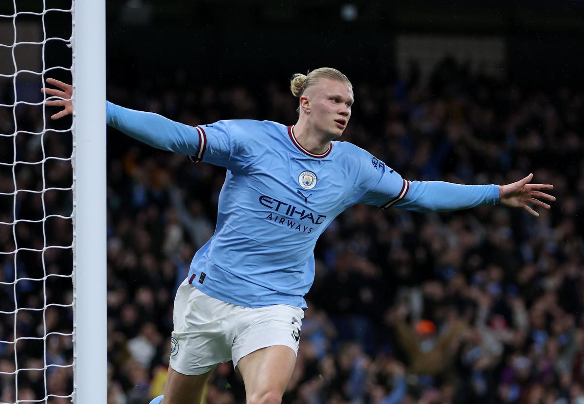 Haaland puts Man City on course for treble
