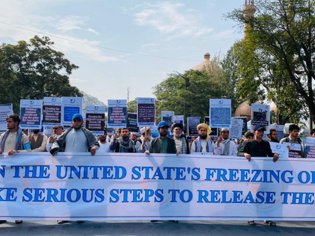 hundreds protest in kabul to demand release of afghan foreign reserves hundreds protest in kabul to demand release of afghan foreign reserves