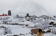 watch heavy snowfall blocks roads in naran and babusar top