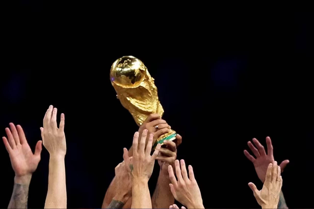 Saudi Arabia launch bid to host the 2034 World Cup | The Express Tribune