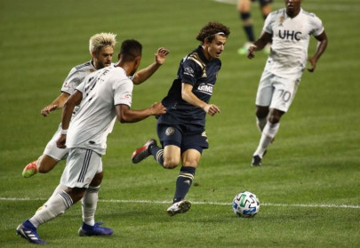 covid 19 pandemic to cost football 14 billion this year says fifa