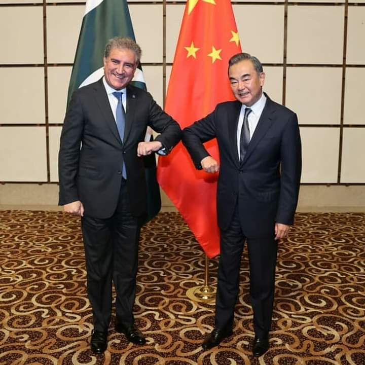 Photo of Qureshi discusses Russia-Ukraine conflict with Chinese counterpart