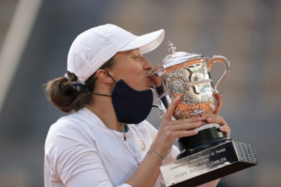 french open champion swiatek breaking the mould