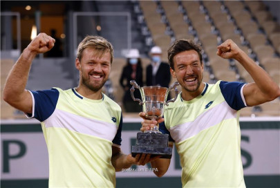 krawietz and mies retain french open doubles title