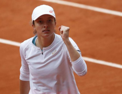 french open swiatek racks up 31st straight win