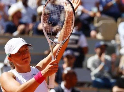 swiatek shines in french open blitz swiatek shines in french open blitz