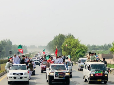 pti karachi convoy heads to rawalpindi pti karachi convoy heads to rawalpindi