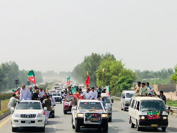 rally from peshawar led by taimur jhagra and arbab sher ali on the motorway photo twitter ptiofficial