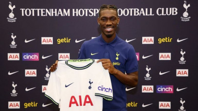 tottenham sign brighton midfielder bissouma