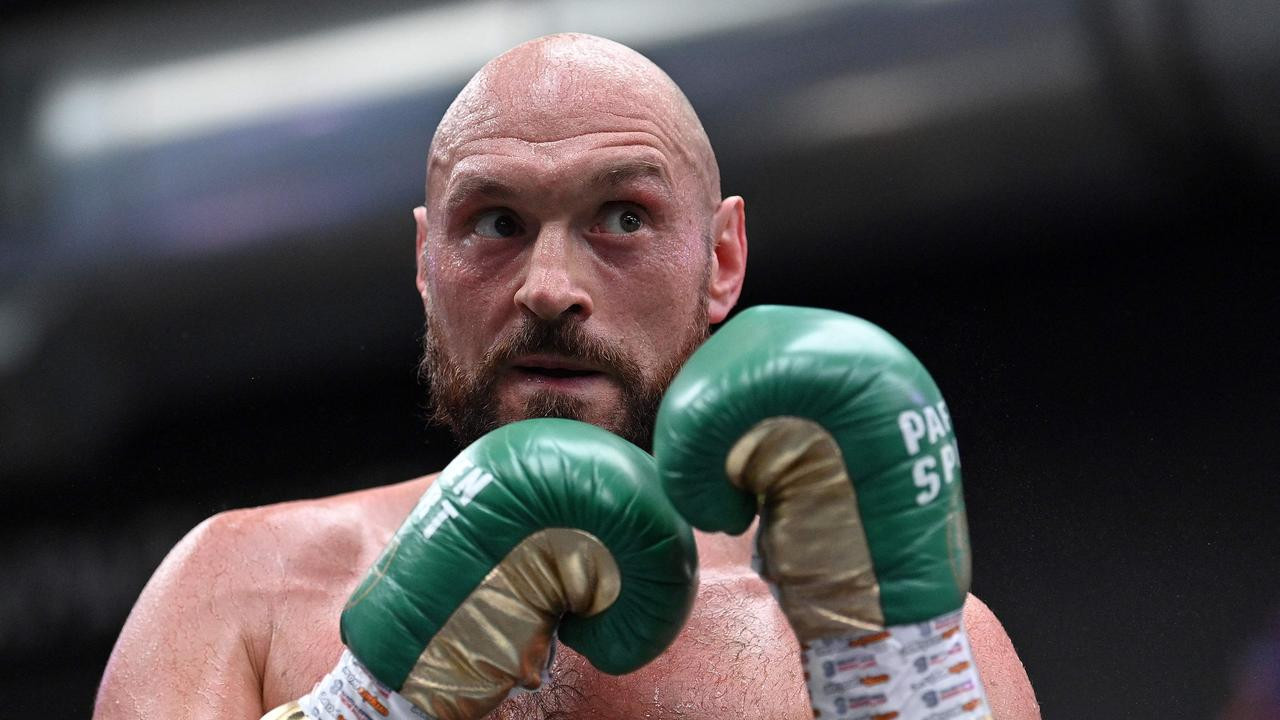 Photo of Fury looking at bout in Australia