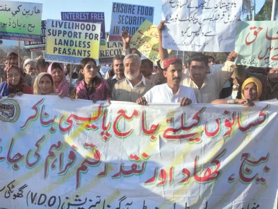 survivors plea flood hit farmers converge on capital survivors plea flood hit farmers converge on capital