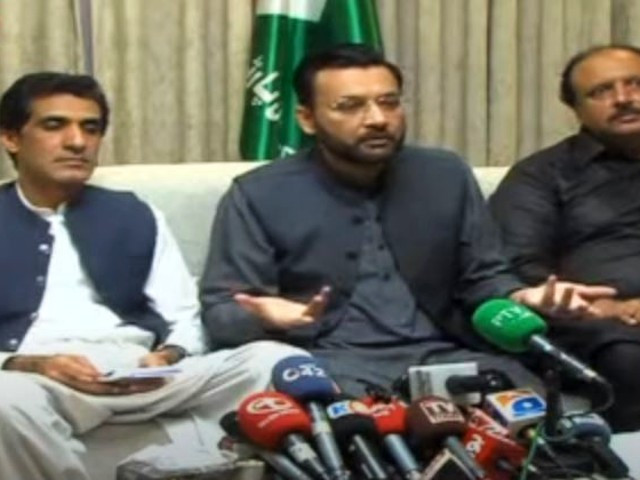 pti leader farrukh habib addressing a press conference along with ipp leaders on october 16 2023 screengrab