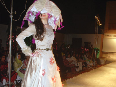 fashion makes its debut in multan