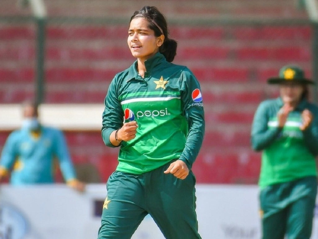 cricketer fatima sana