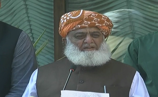 pakistan democratic movement pdm chief maulana fazl ur rehman addressing a presser in islamabad on april 13 2021 screengrab