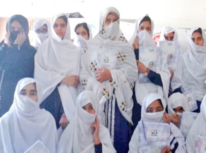 30 female students depart for bangkok 30 female students depart for bangkok