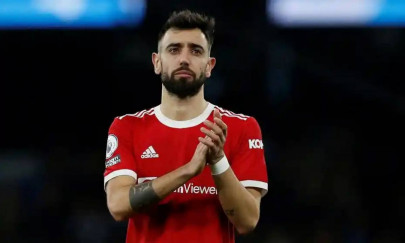 fernandes fit to face liverpool despite car crash