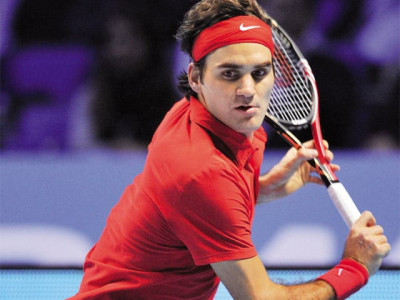 federer sinks soderling to enter semis