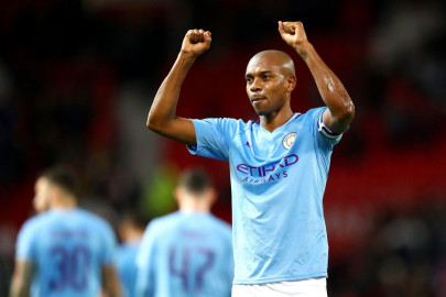 fernandinho backs treble chasing man city to recover from fa cup loss