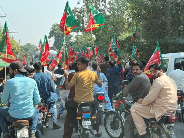 PTI supporters converge on Liberty Chowk as long march kick-off near