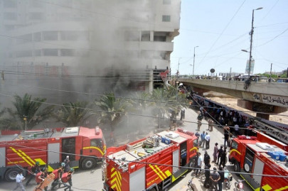 shoes warehouse gutted in north nazimabad fire