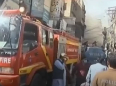 several shops gutted as massive fire engulfs rawalpindi s urdu bazaar