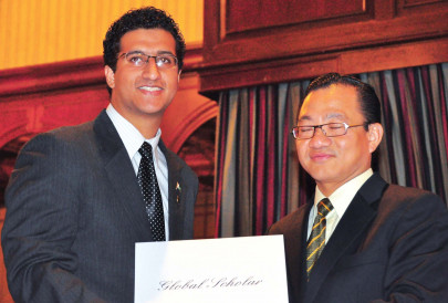 first pakistani receives global young leaders award