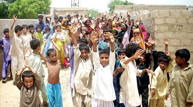 law enforcers harass pakistan fisherfolk officials law enforcers harass pakistan fisherfolk officials