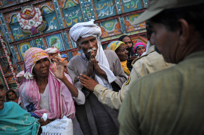 flood victims object to inmate treatment