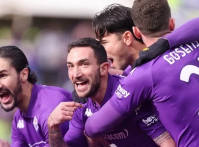 fiorentina close in on leaders atalanta