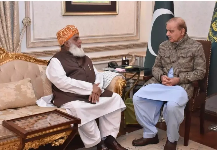 maulana fazal calls on pm photo app maulana fazal calls on pm photo app