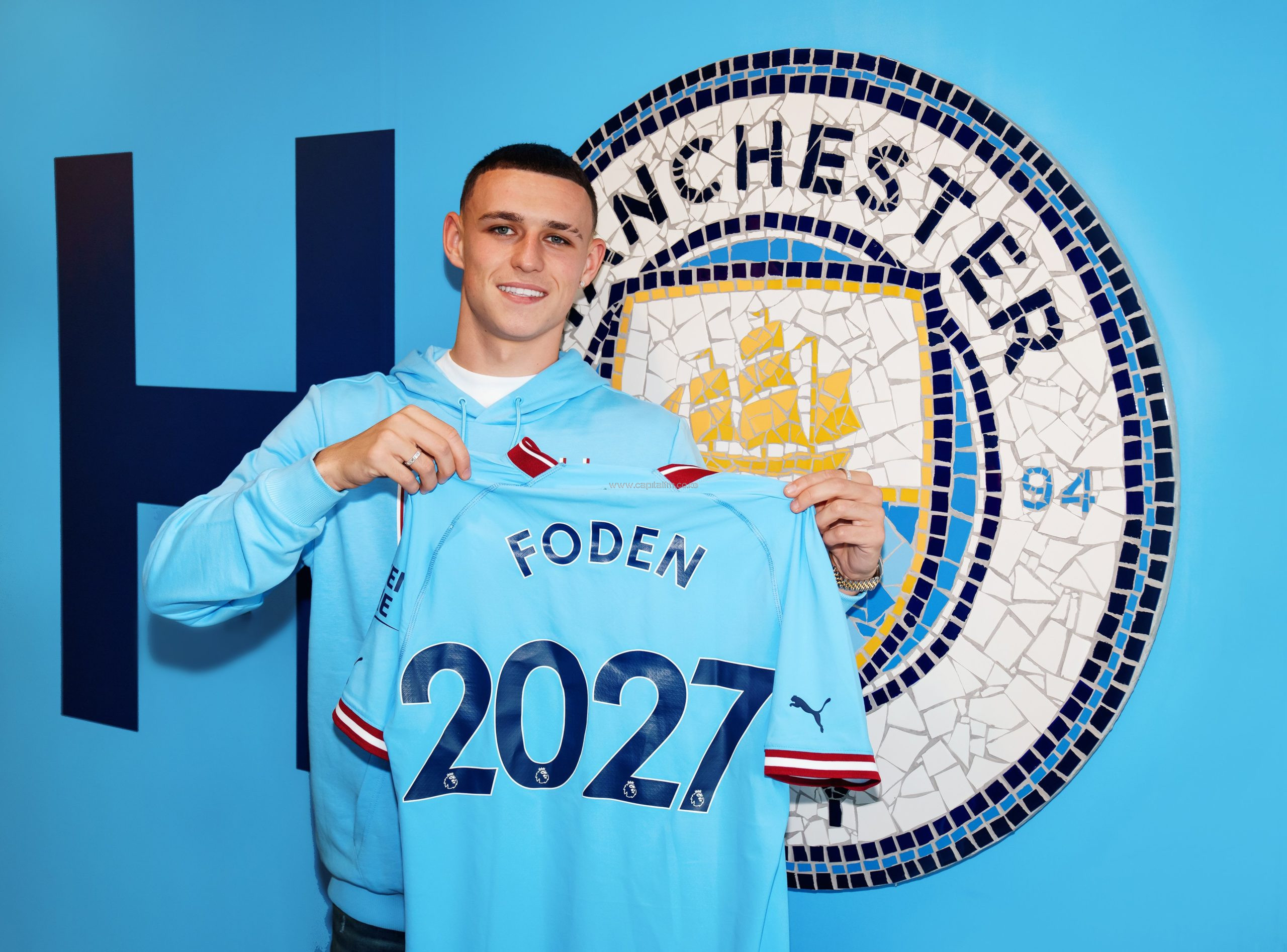 Photo of Foden signs five-year deal at Man City