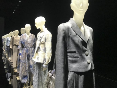 giorgio armani brings catwalk to prime time tv