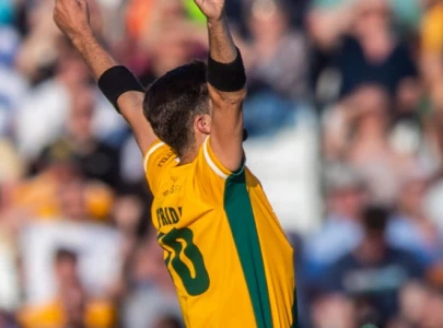 watch shaheen afridi s last over six seals win for nottinghamshire