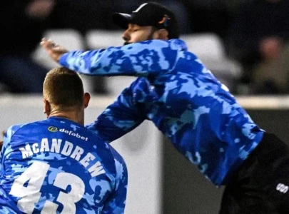 sussex coach provides update on shadab khan after nasty collision on field